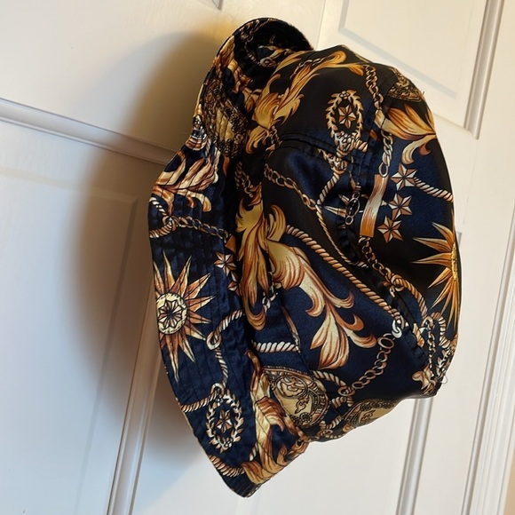 KBEthos Black Satin Gold Chain Rope Design Bucket Hat OS - Picture 4 of 15